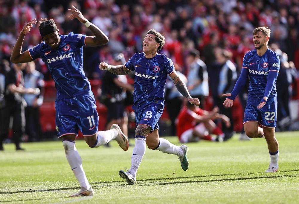 阿纳别科夫对阵奥林匹亚科斯数据：单场8扑救，多次扑出必进球